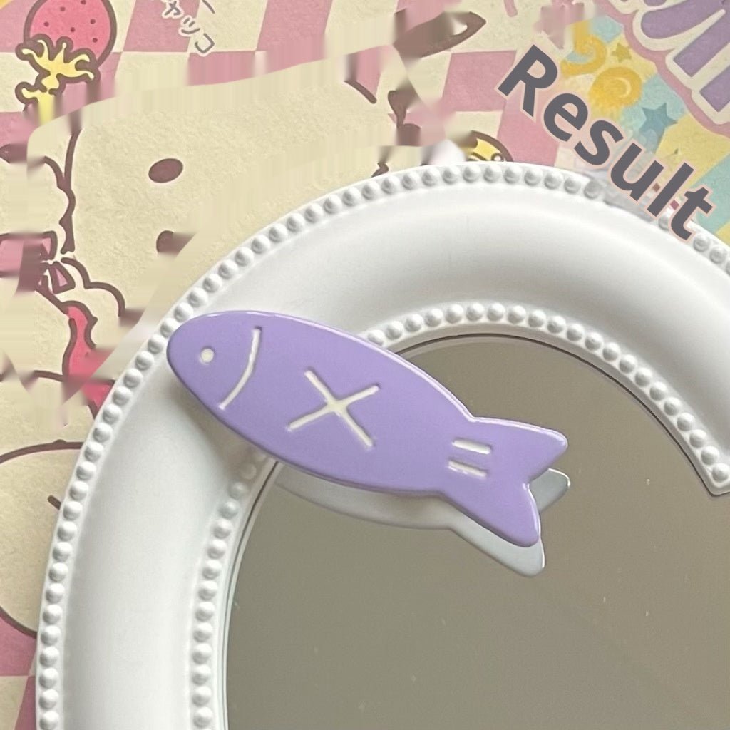 かわいいキャンディーカラーの魚のバレッタ